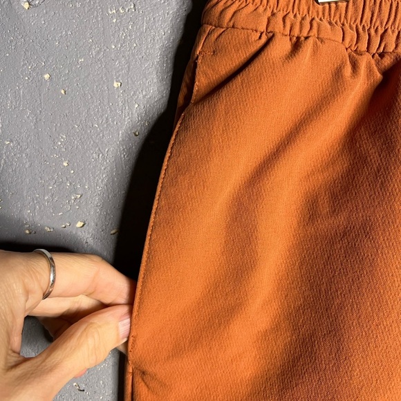 Outdoor Voices Orange Athletic Shorts Mid-Length Relaxed Fit - Picture 4 of 6